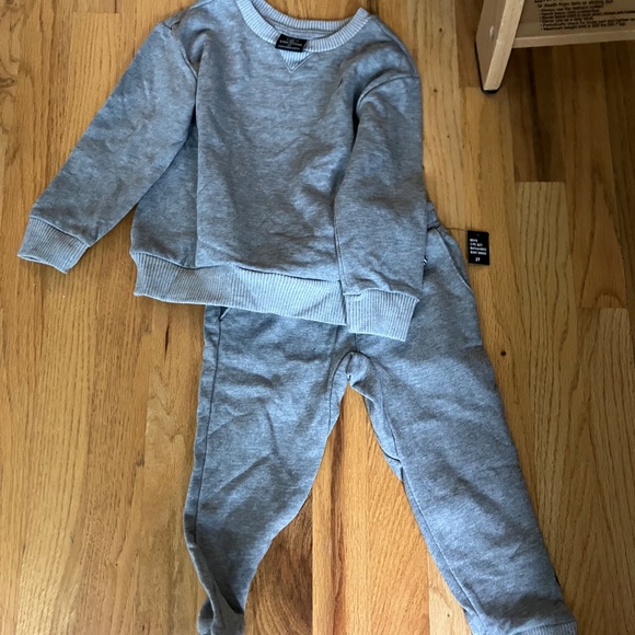 Volcom kids pullover and joggers - Picture 4 of 4